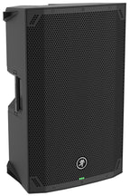 רמקול מוגבר Mackie Thump15v4 – מבט שלושת־רבעי מהצד השני