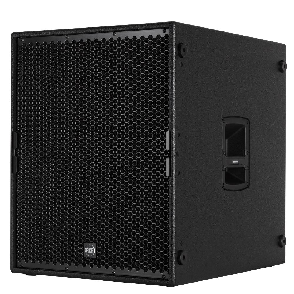 סאבוופר מוגבר RCF SUB 9004-AS – מבט קדמי בזווית
