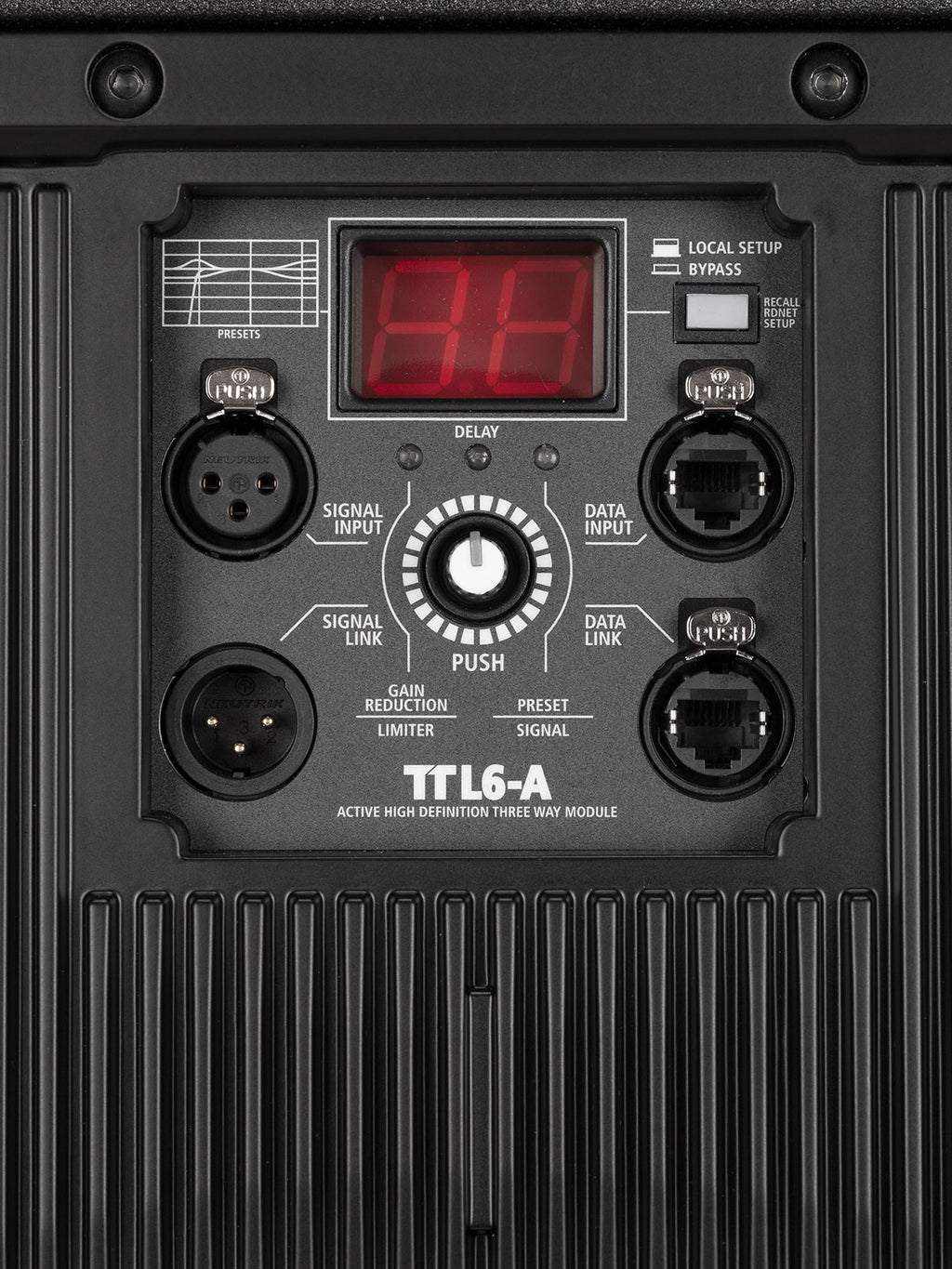 מודול ליין אריי מוגבר RCF TTL 6-A – תקריב של פאנל הבקרה