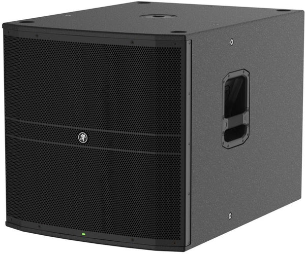 סאבוופר מוגבר Mackie DRM18S – מבט שלושת־רבעי