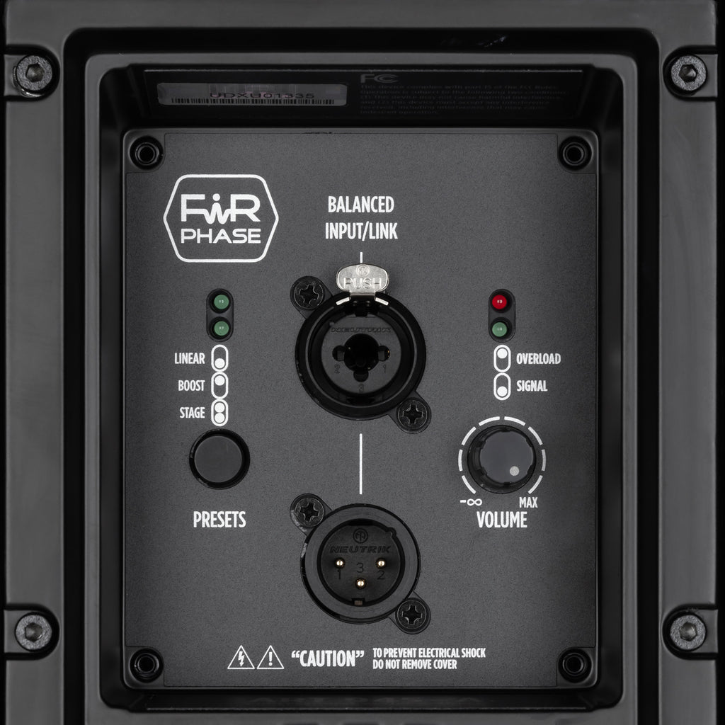 רמקול מוגבר RCF ART 915-A, תקריב על פאנל הכניסות והפריסטים