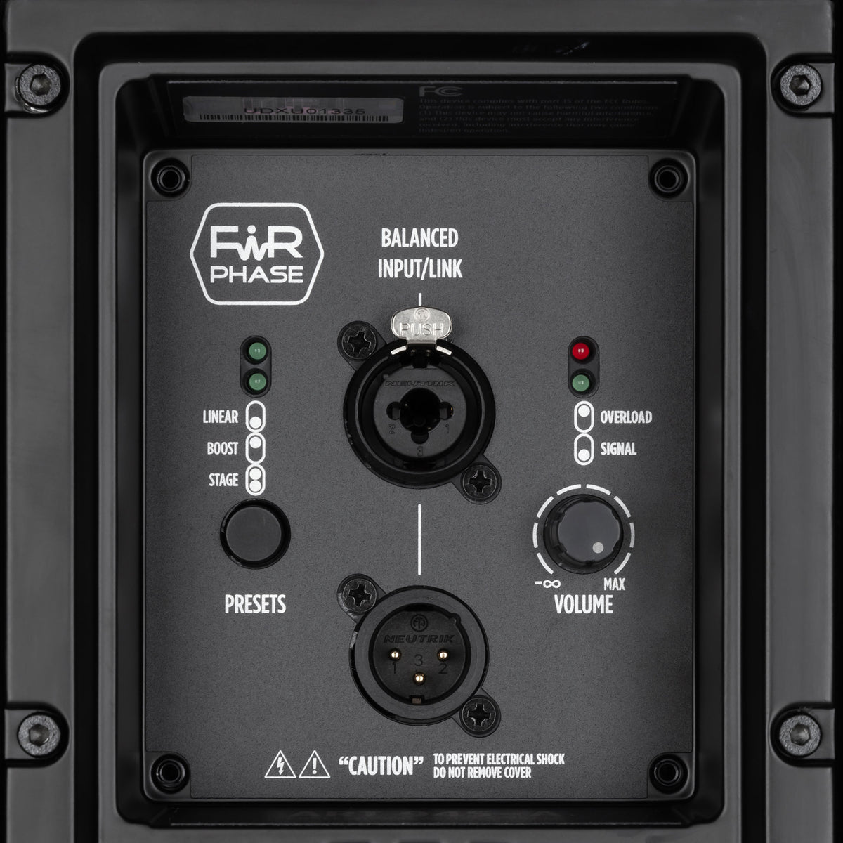 רמקול מוגבר RCF ART 915-A, תקריב על פאנל הכניסות והפריסטים