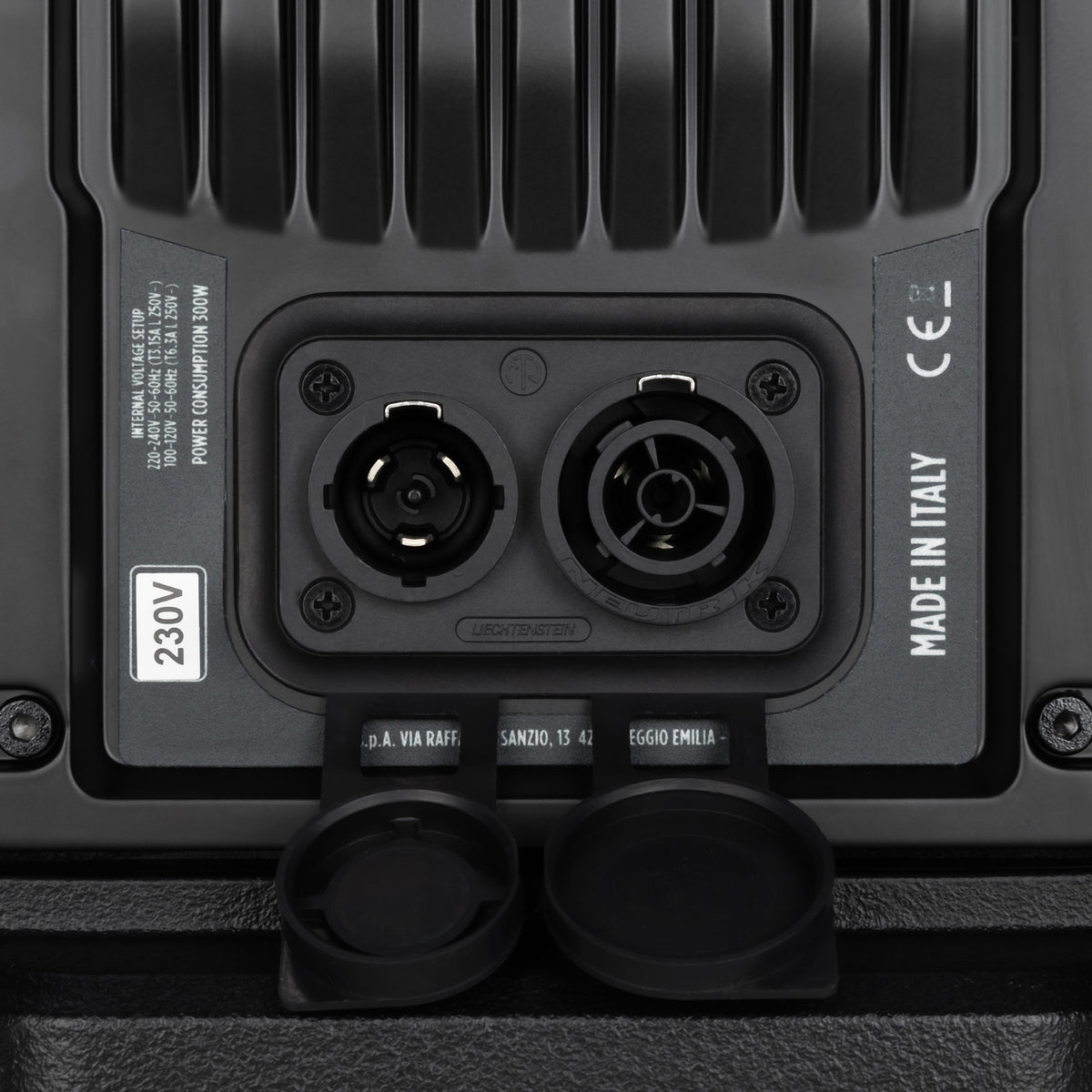 רמקול מוגבר RCF ART 945-A, תקריב על מחברי powerCON TRUE1