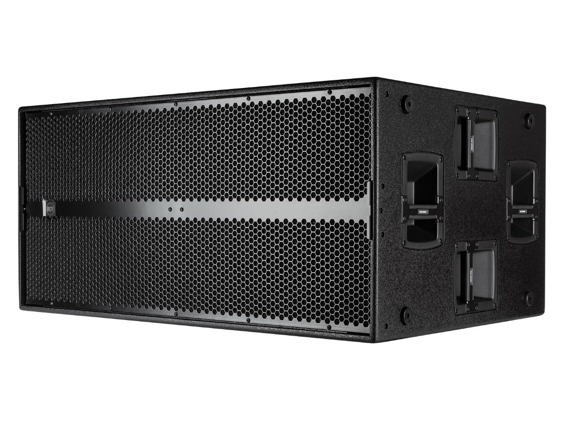 סאבוופר מוגבר RCF SUB 9006-AS – מבט קדמי בזווית