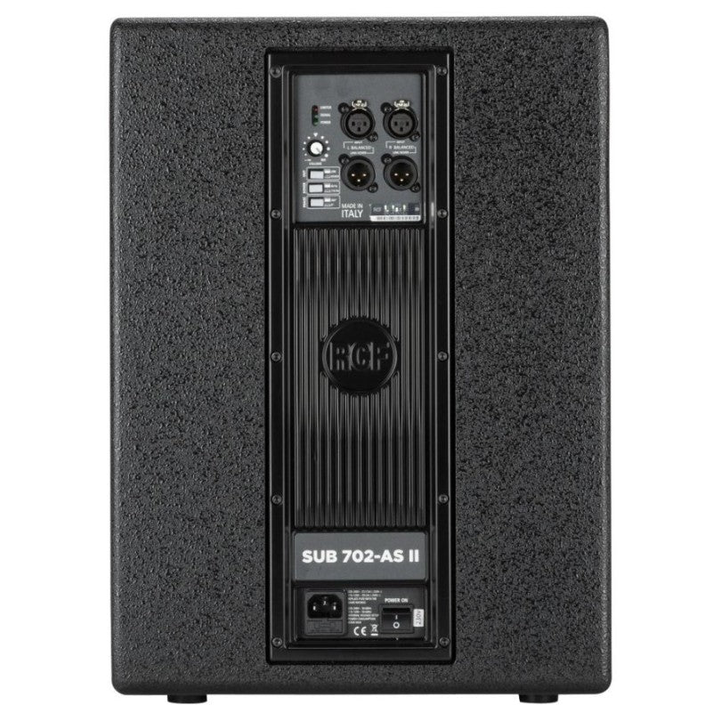 סאבוופר מוגבר RCF SUB 702-AS II – מבט אחורי עם פאנל המגבר